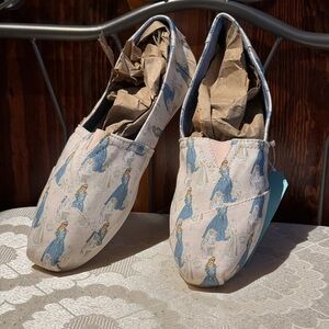 Tom’s x Disney Sleeping beauty flats